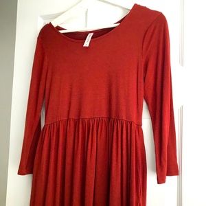 Red maternity dress as new